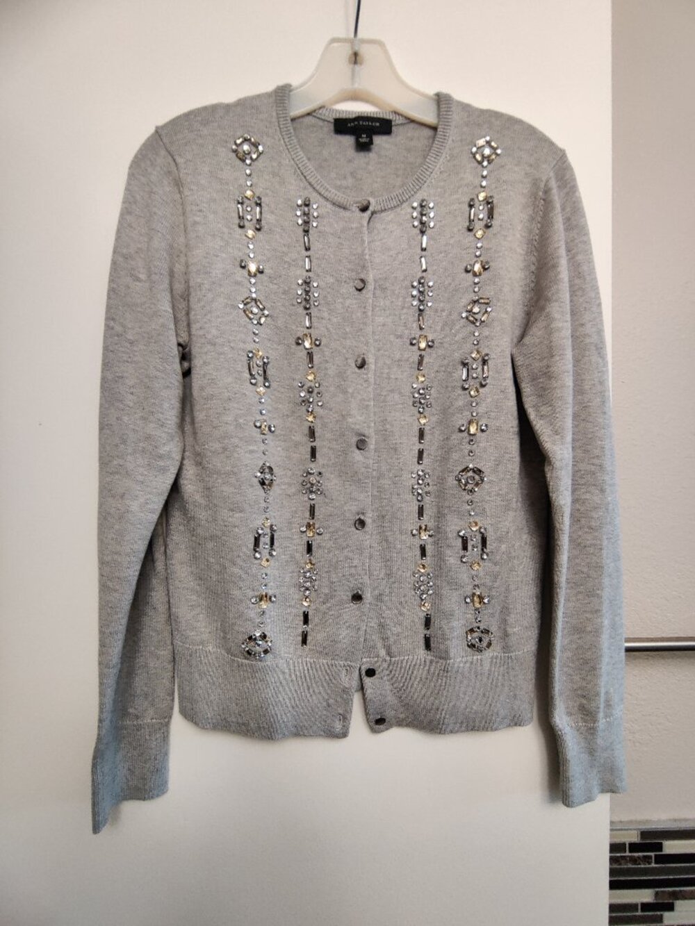 NWOT Ann Taylor SZ-M Beaded Sweater Cardigan in Heather Gray